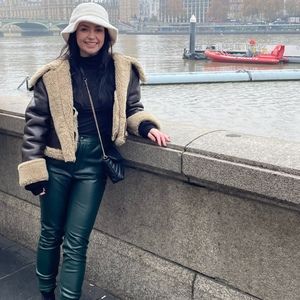 Meet your Posher, Lucy